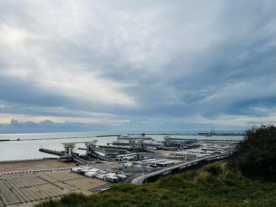 Modern 2 Bedroom Flat By Dover Port, Castle& Sea! Exteriör bild