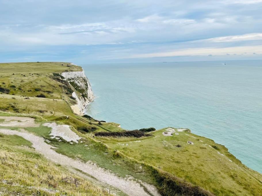 Modern 2 Bedroom Flat By Dover Port, Castle& Sea! Exteriör bild